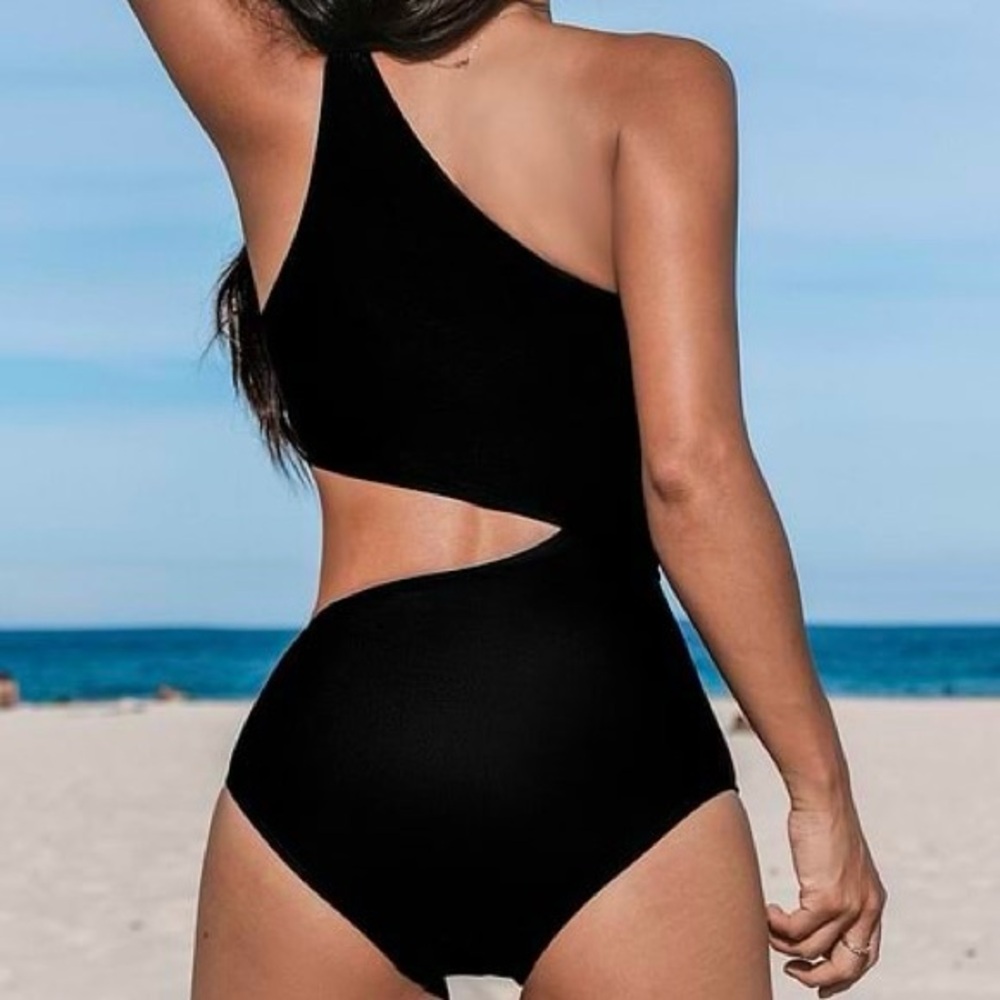 Cupshe Black Asymmetrical One-Piece Swim Suit with Cut Out. NWT. Size Small